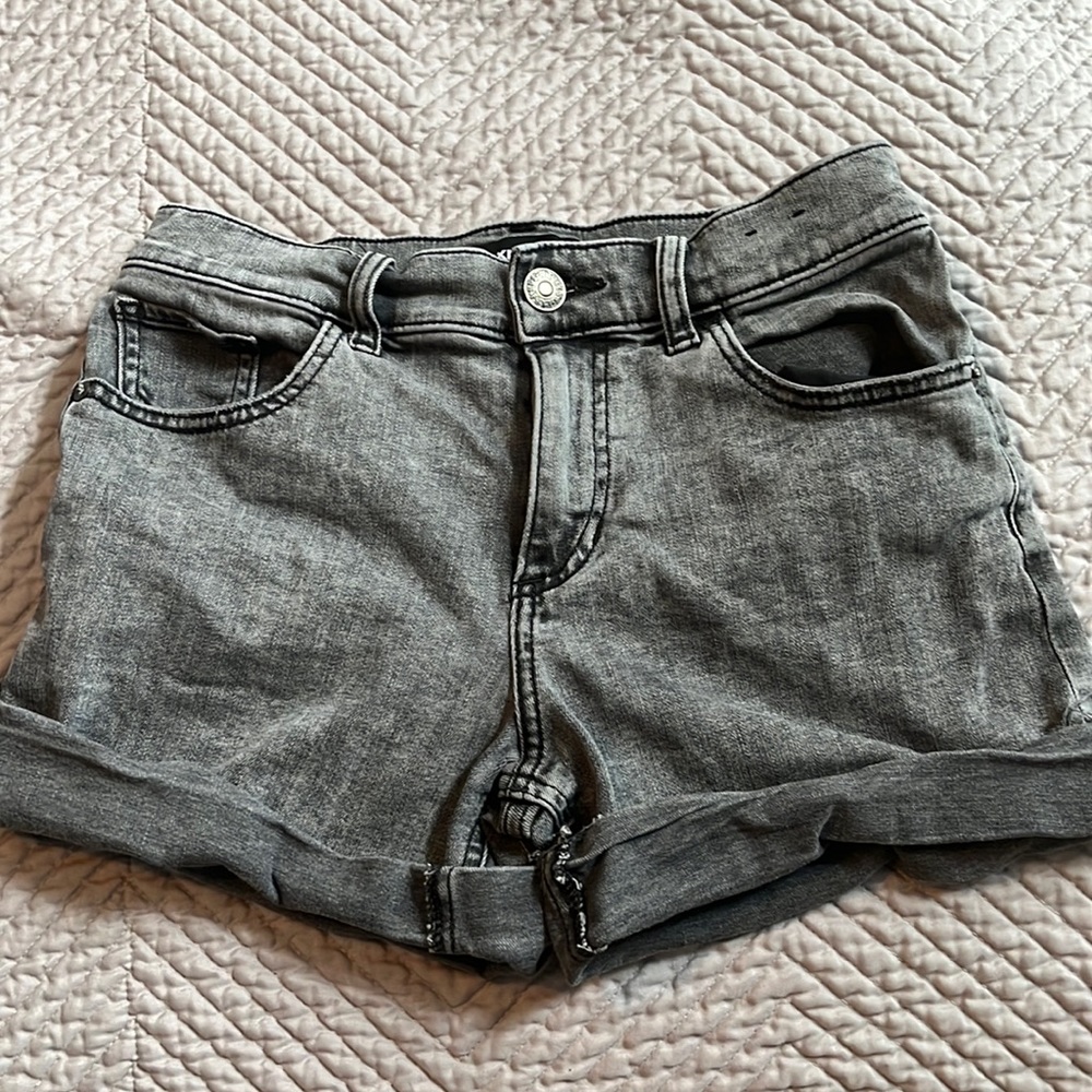 Black jean shorts!